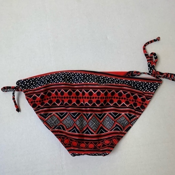 Red and Black Geometric Bikini Bottoms - Picture 4 of 4
